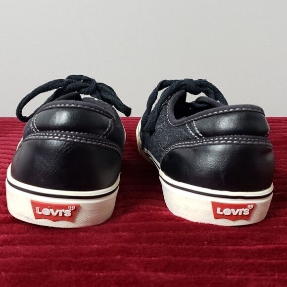 Levis Sneakers  - Picture 3 of 5